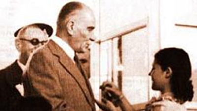 ATATÜRK VE ÇOCUK